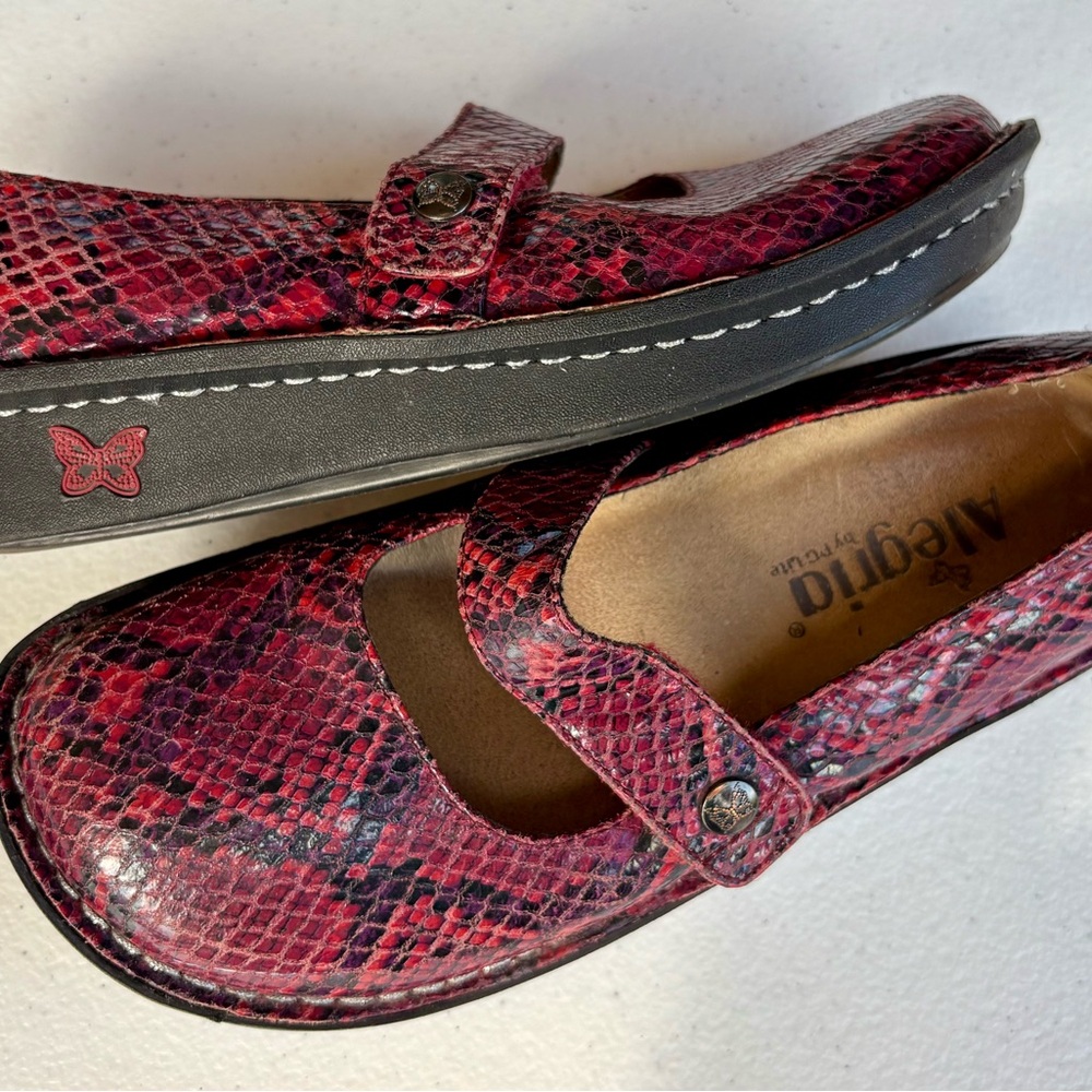 Alegria Mary Jane Red Leather Snakeskin Pattern Size 37 EUC . US 7-7.5 - Picture 11 of 14